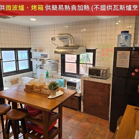 Old Wow老屋瓦共享民宿hostel 桃園市民宿074號 룽탄 외부 사진